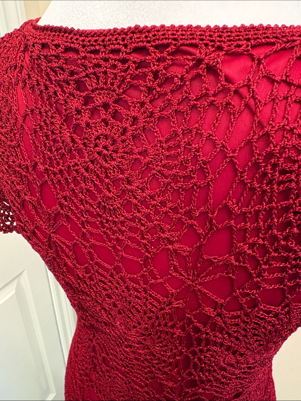 Dress barn Women’s Crochet Top - Red sparkly Medium - Picture 6 of 13